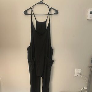 Amazon Black Sleeveless Jumpsuit with Handy Pockets